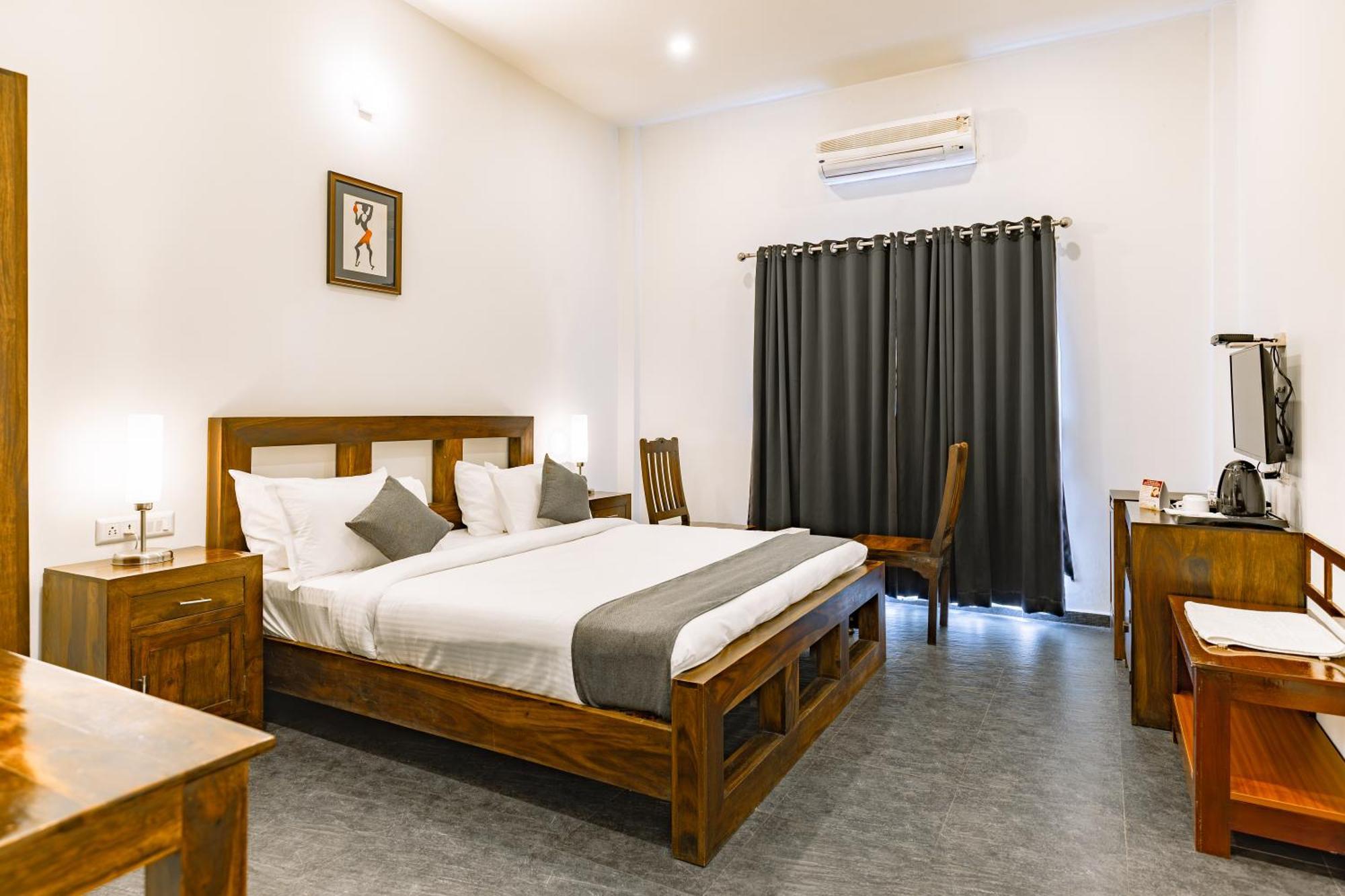 Hotel Narendra Central Muvattupuzha Exterior photo